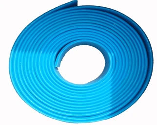 Blaue Pu-Sockelleiste